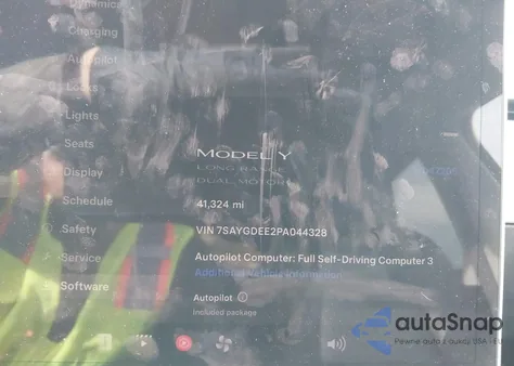 2023 Tesla Model Y Awd/Long Range Dual Motor All-Wheel Drive z USA, uszkodzony, nr VIN 7SAYGDEE2PA044328